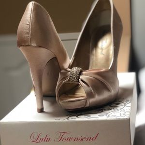 Gold Lulu Townsend heels